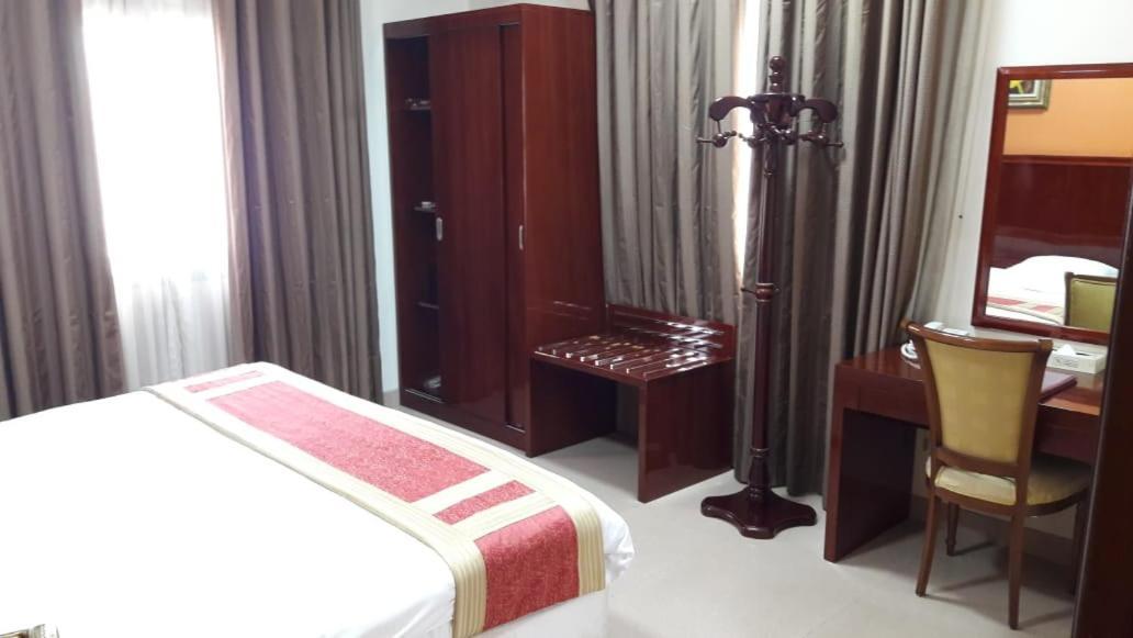 Safeer Plaza Hotel Muscat Exterior photo