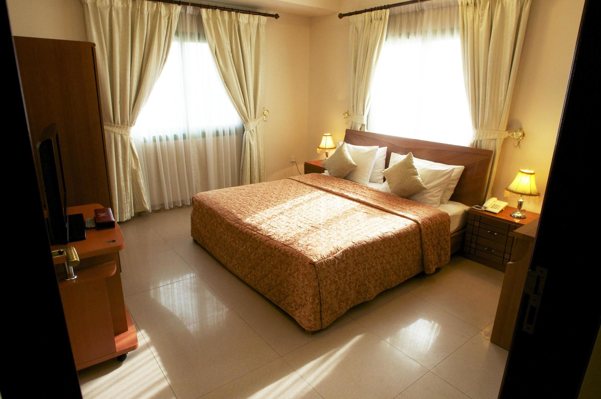 Safeer Plaza Hotel Muscat Exterior photo