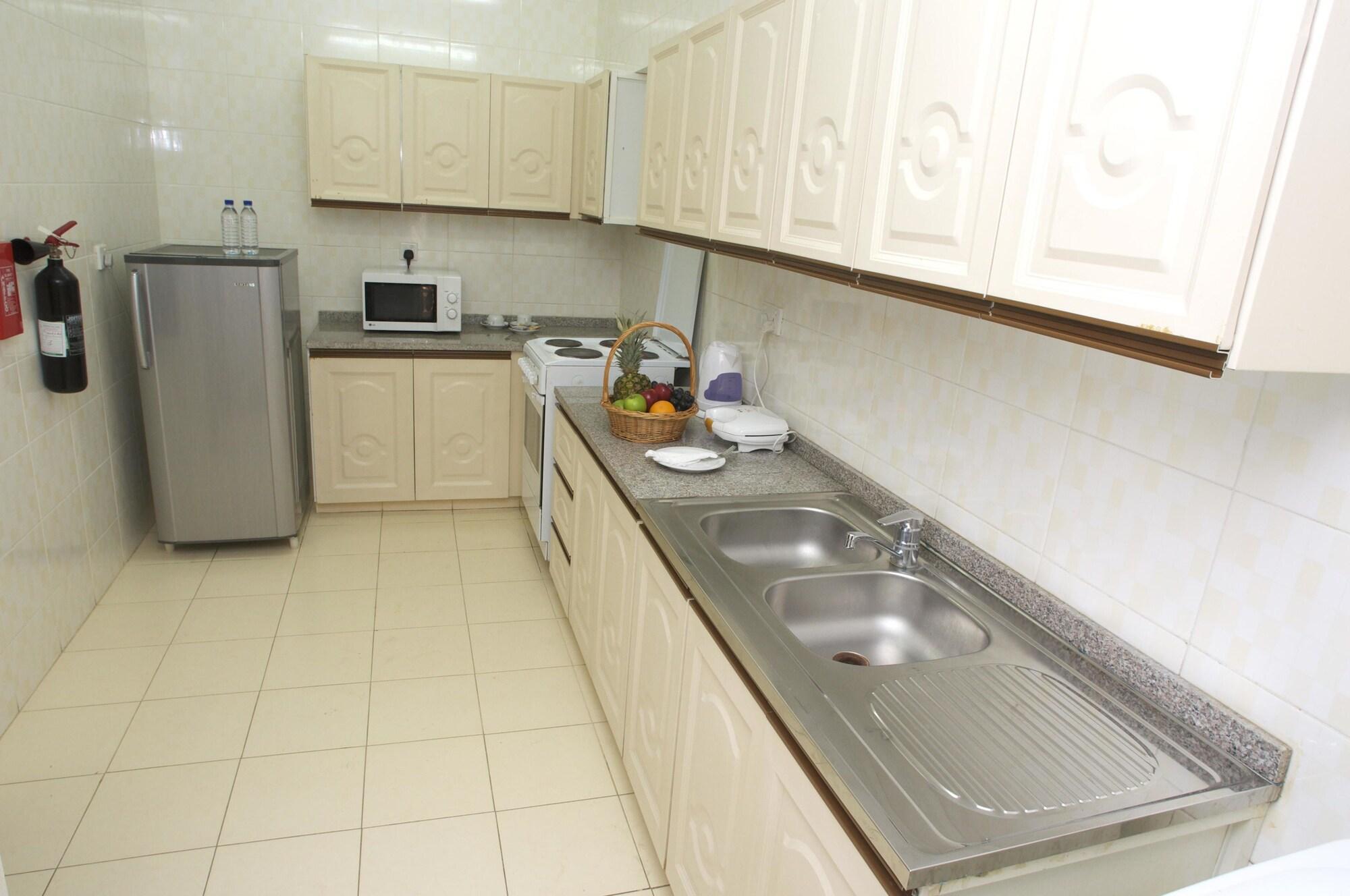 Safeer Plaza Hotel Muscat Exterior photo