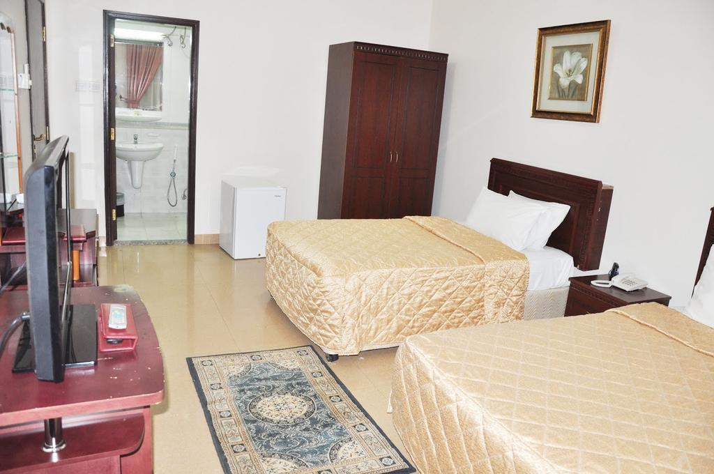 Safeer Plaza Hotel Muscat Exterior photo