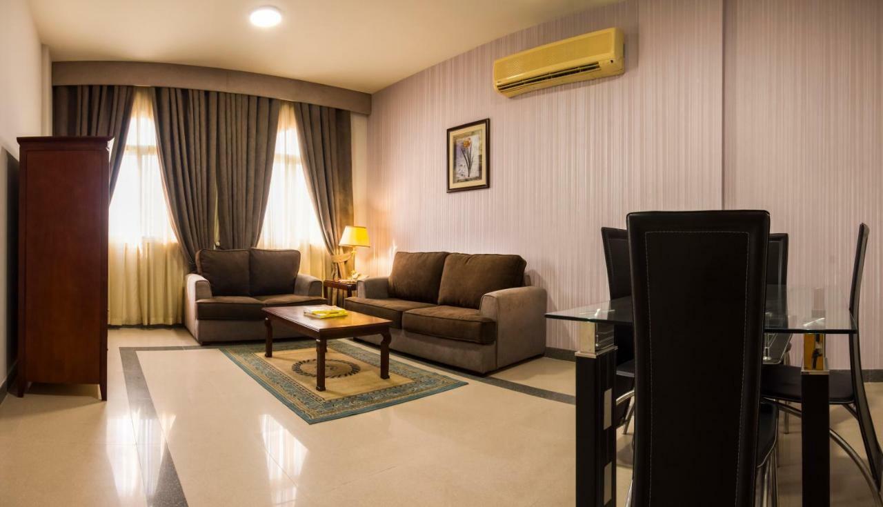 Safeer Plaza Hotel Muscat Exterior photo